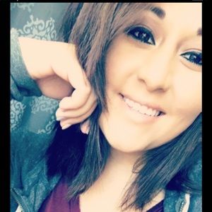 Meet your Posher, Selena